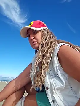 Snapshot of MariaRichi_ chatting on September 26, 7:34 am MariaRichi online show from September 26, 7:34 am