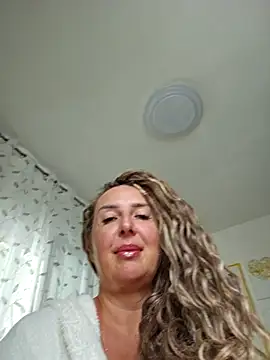 Snapshot of MariaRichi_ chatting on September 27, 7:02 am MariaRichi online show from September 27, 7:02 am