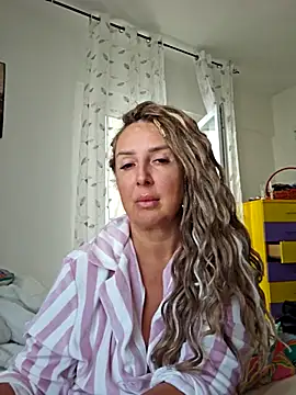 Snapshot of MariaRichi_ chatting on September 29, 6:51 am MariaRichi online show from September 29, 6:51 am