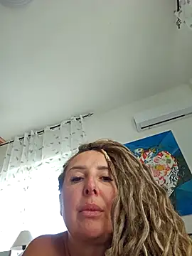 Snapshot of MariaRichi_ chatting on October 4, 7:28 am MariaRichi online show from October 4, 7:28 am