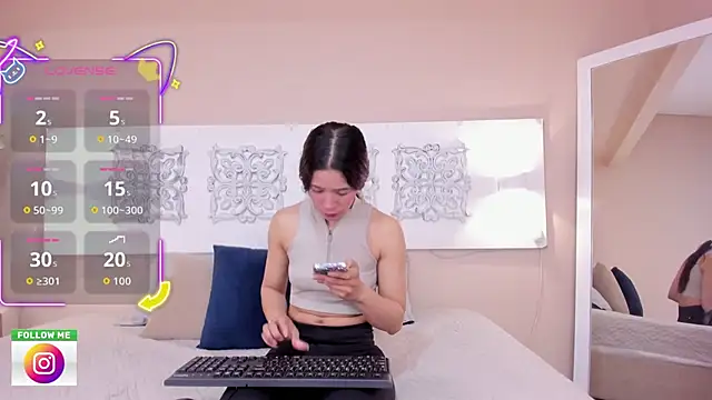 adelaa 11 online show from November 10, 1:32 pm