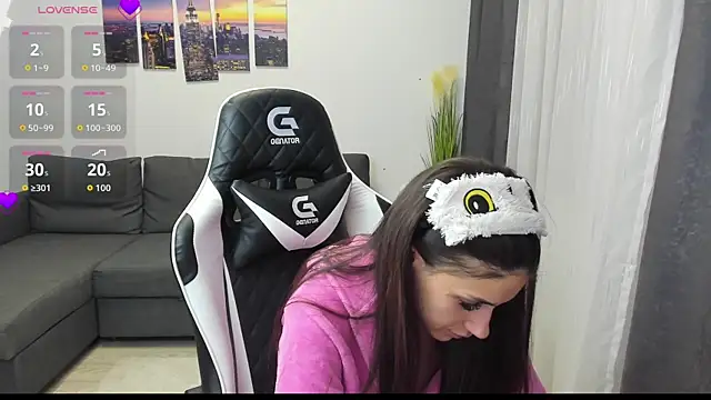 Kimi Ivy online show from October 31, 4:24 am