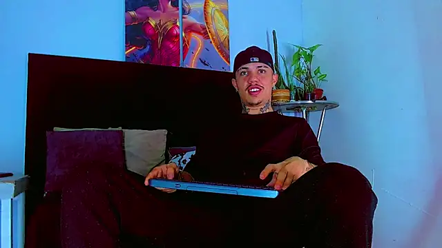 HannibalLester online show from December 15, 12:09 pm