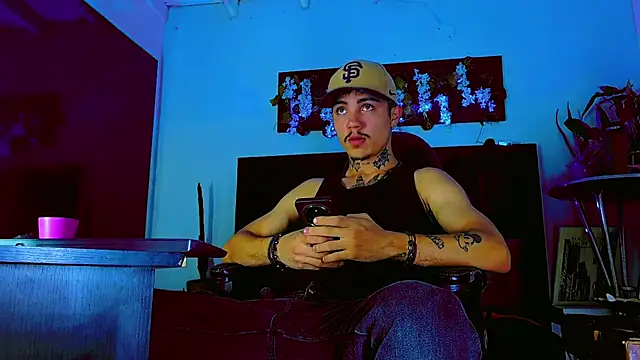 HannibalLester online show from February 22, 6:28 pm