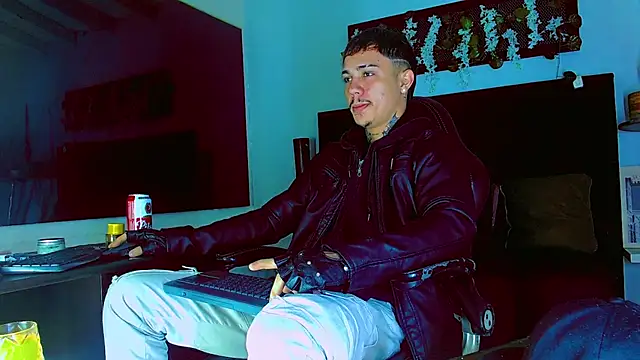 HannibalLester online show from March 11, 1:55 am