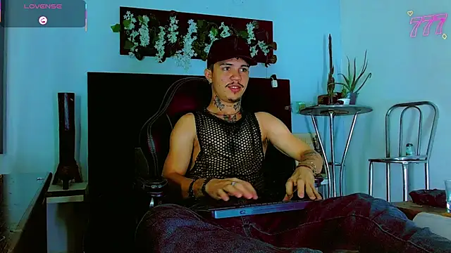HannibalLester online show from May 4, 5:47 am
