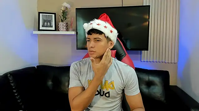 yei-sant online show from December 17, 8:48 pm