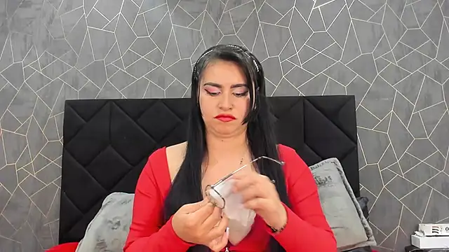 NicoleJonss online show from February 27, 3:14 am