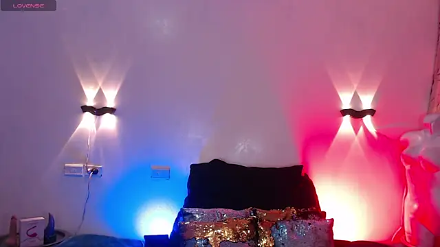 Emili Roux online show from November 10, 12:04 pm