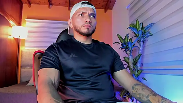 Snapshot of maximusclark1 chatting on February 28, 4:46 am maximusclark1 online show from February 28, 4:46 am