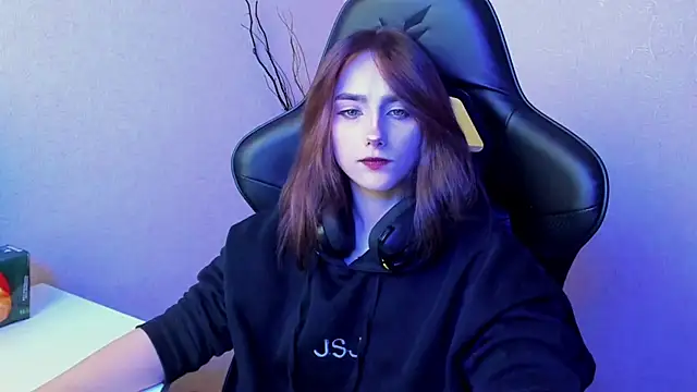 Snapshot of SilverDream chatting on January 13, 2:28 am SilverDream online show from January 13, 2:28 am