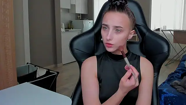 Snapshot of SilverDream chatting on October 19, 11:33 am SilverDream online show from October 19, 11:33 am