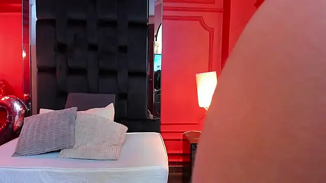 nathalie rossel online show from February 12, 1:09 am