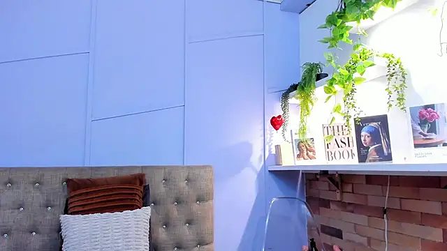 nathalie rossel online show from October 6, 8:06 pm