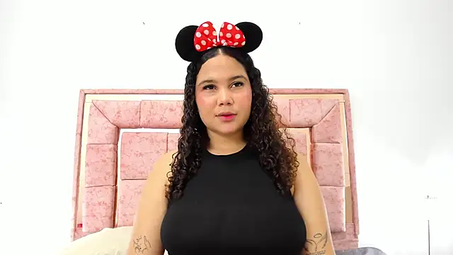 zoee lovv online show from January 11, 3:13 am