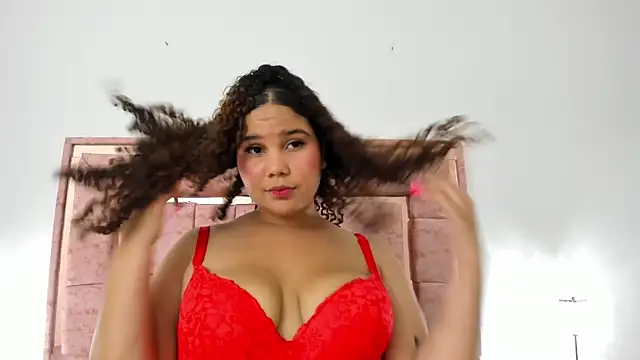 zoee lovv online show from January 22, 9:46 am