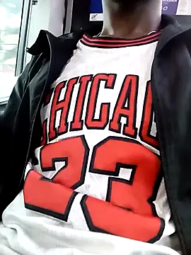 Snapshot of DalianHR33 chatting on February 5, 11:44 am DalianHR33 online show from February 5, 11:44 am