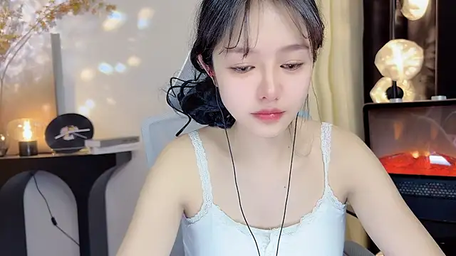 xiaodaibabyy online show from February 1, 4:54 pm