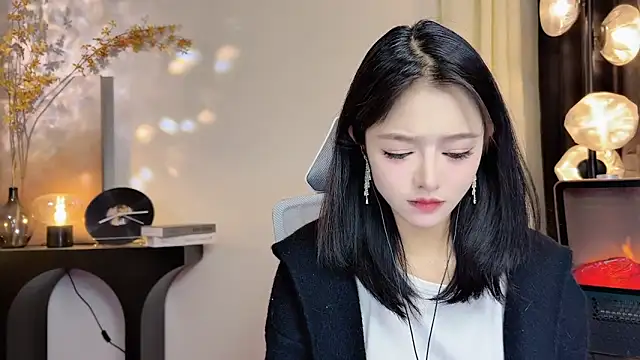 xiaodaibabyy online show from February 7, 1:11 pm