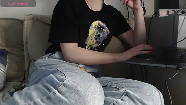 -LauraGold- online show from March 4, 7:11 pm