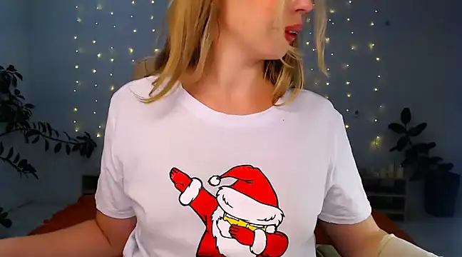 Snapshot of NaughtyNylonFeet chatting on December 25, 2:46 am NaughtyNylonFeet online show from December 25, 2:46 am