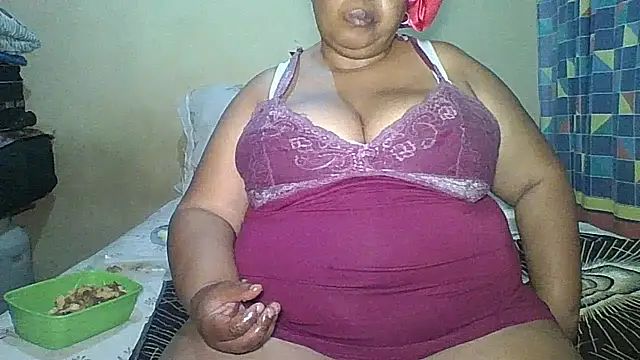 9voluptiustits online show from April 29, 5:30 pm