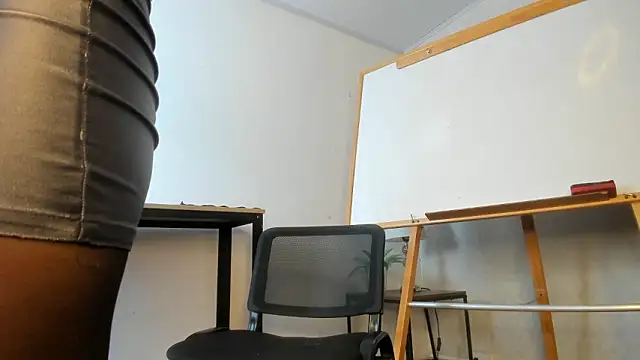 Caroline dh online show from March 9, 10:30 am