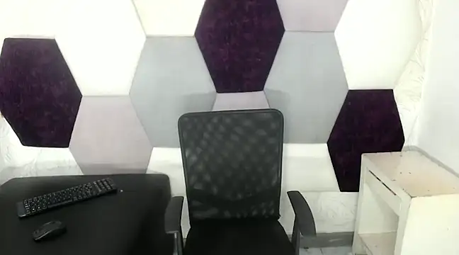 Snapshot of AbrahanBratz chatting on December 3, 11:33 am AbrahanBratz online show from December 3, 11:33 am