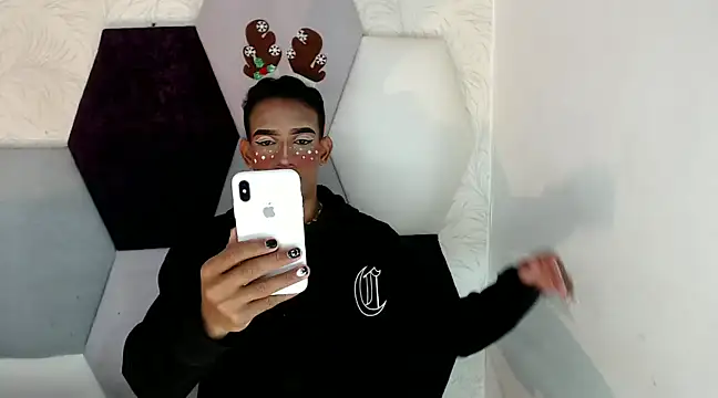 Snapshot of AbrahanBratz chatting on December 4, 2:59 pm AbrahanBratz online show from December 4, 2:59 pm