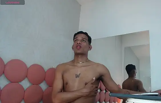 Snapshot of AbrahanBratz chatting on January 8, 10:27 pm AbrahanBratz online show from January 8, 10:27 pm