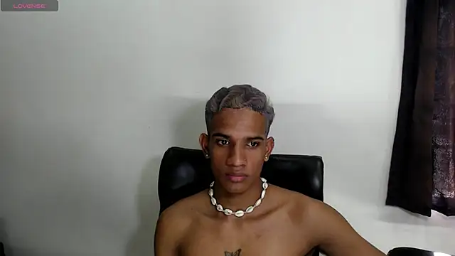 Snapshot of AbrahanBratz chatting on January 13, 3:15 pm AbrahanBratz online show from January 13, 3:15 pm