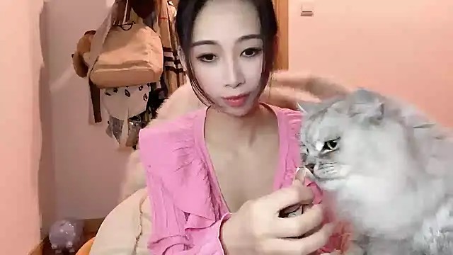 Snapshot of Lili-2 chatting on January 13, 2:00 pm Lili-2 online show from January 13, 2:00 pm