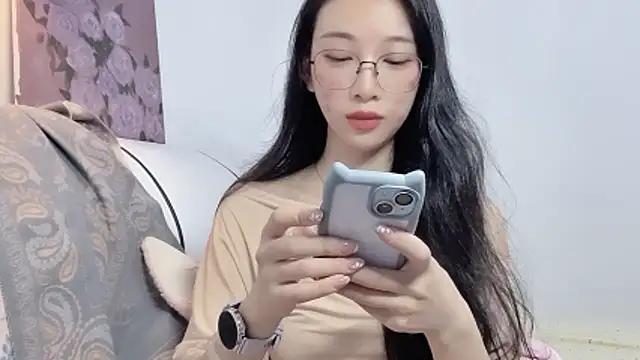 Lili-2 online show from May 26, 1:29 pm