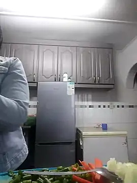 Feathergal69  online show from September 23, 2:31 pm