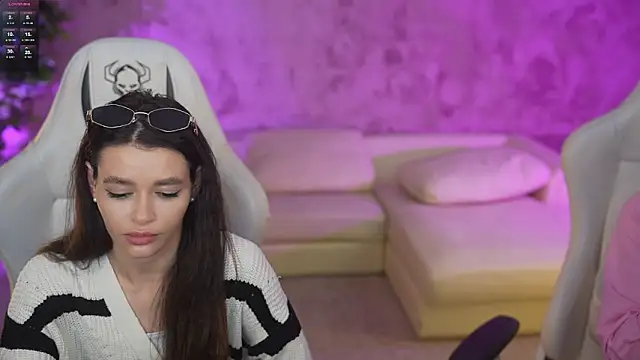 Snapshot of Julia__Star_ chatting on March 12, 11:31 am Julia  Star  online show from March 12, 11:31 am
