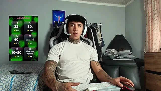 Snapshot of Nickhot0609 chatting on March 5, 9:44 pm Nickhot0609 online show from March 5, 9:44 pm