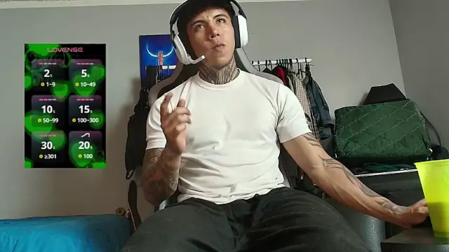 Snapshot of Nickhot0609 chatting on March 24, 9:09 pm Nickhot0609 online show from March 24, 9:09 pm