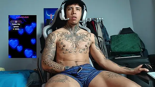 Snapshot of Nickhot0609 chatting on March 25, 9:15 am Nickhot0609 online show from March 25, 9:15 am