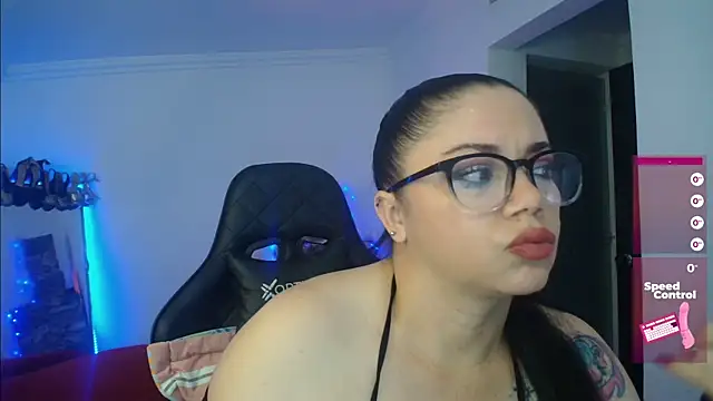 Snapshot of Madame_Shein_ chatting on December 14, 8:13 am Madame Shein  online show from December 14, 8:13 am