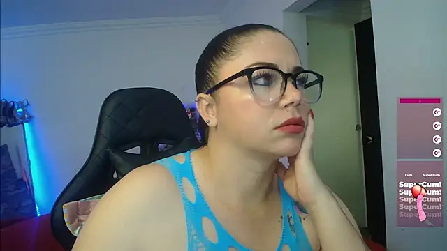 Snapshot of Madame_Shein_ chatting on December 21, 10:19 pm Madame Shein  online show from December 21, 10:19 pm
