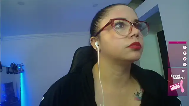 Snapshot of Madame_Shein_ chatting on December 28, 2:21 pm Madame Shein  online show from December 28, 2:21 pm