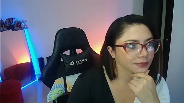 Snapshot of Madame_Shein_ chatting on February 5, 9:57 am Madame Shein  online show from February 5, 9:57 am