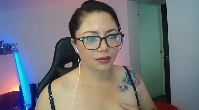Snapshot of Madame_Shein_ chatting on February 17, 12:38 pm Madame Shein  online show from February 17, 12:38 pm