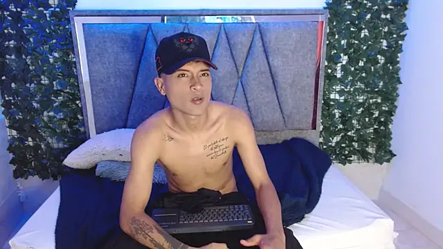 Edward Milleer online show from December 13, 5:43 pm