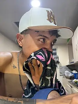 Edward Milleer online show from December 26, 6:09 am