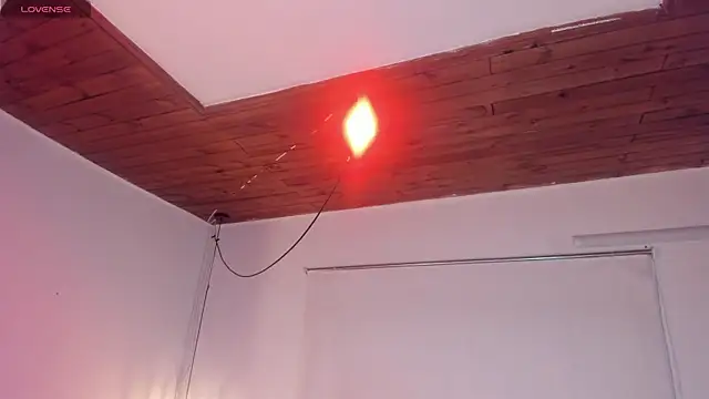 Jhiinny Brownn online show from October 15, 3:28 am