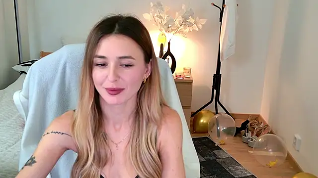 Sophie Enzo online show from February 2, 1:45 am