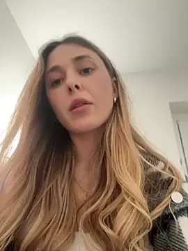 Sophie Enzo online show from March 1, 9:15 pm