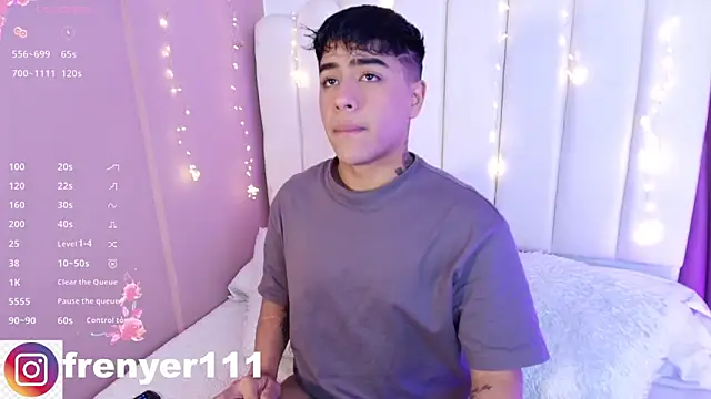 kiing azahell online show from March 7, 9:48 pm