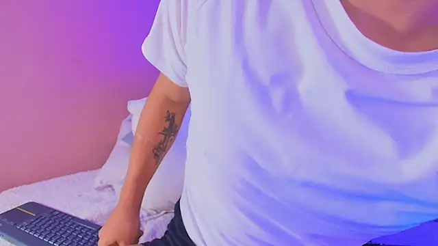 kiing azahell online show from September 20, 2:45 am